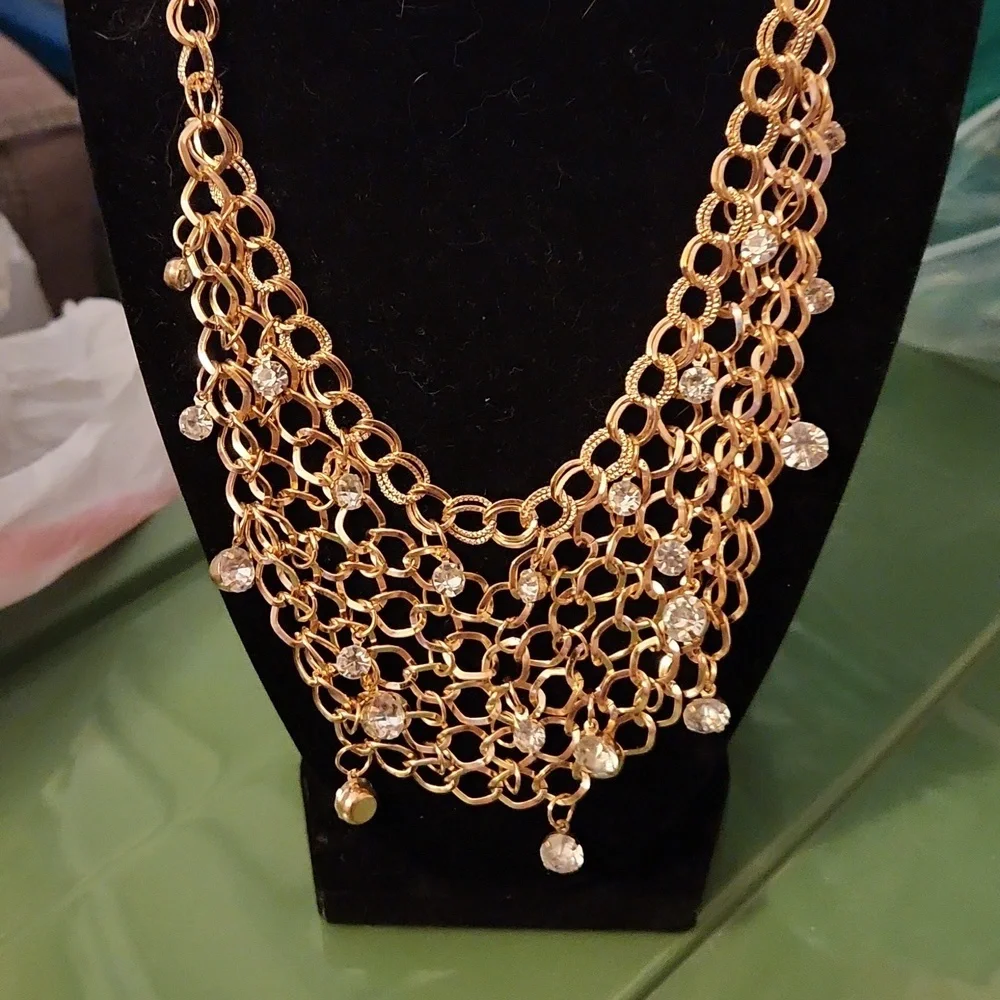 5/$12 Jewelry Gold Netted Rhinestone Stone Necklace - Picture 1 of 2